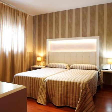 Hostal Paris San Fernando Δωμάτιο φωτογραφία
