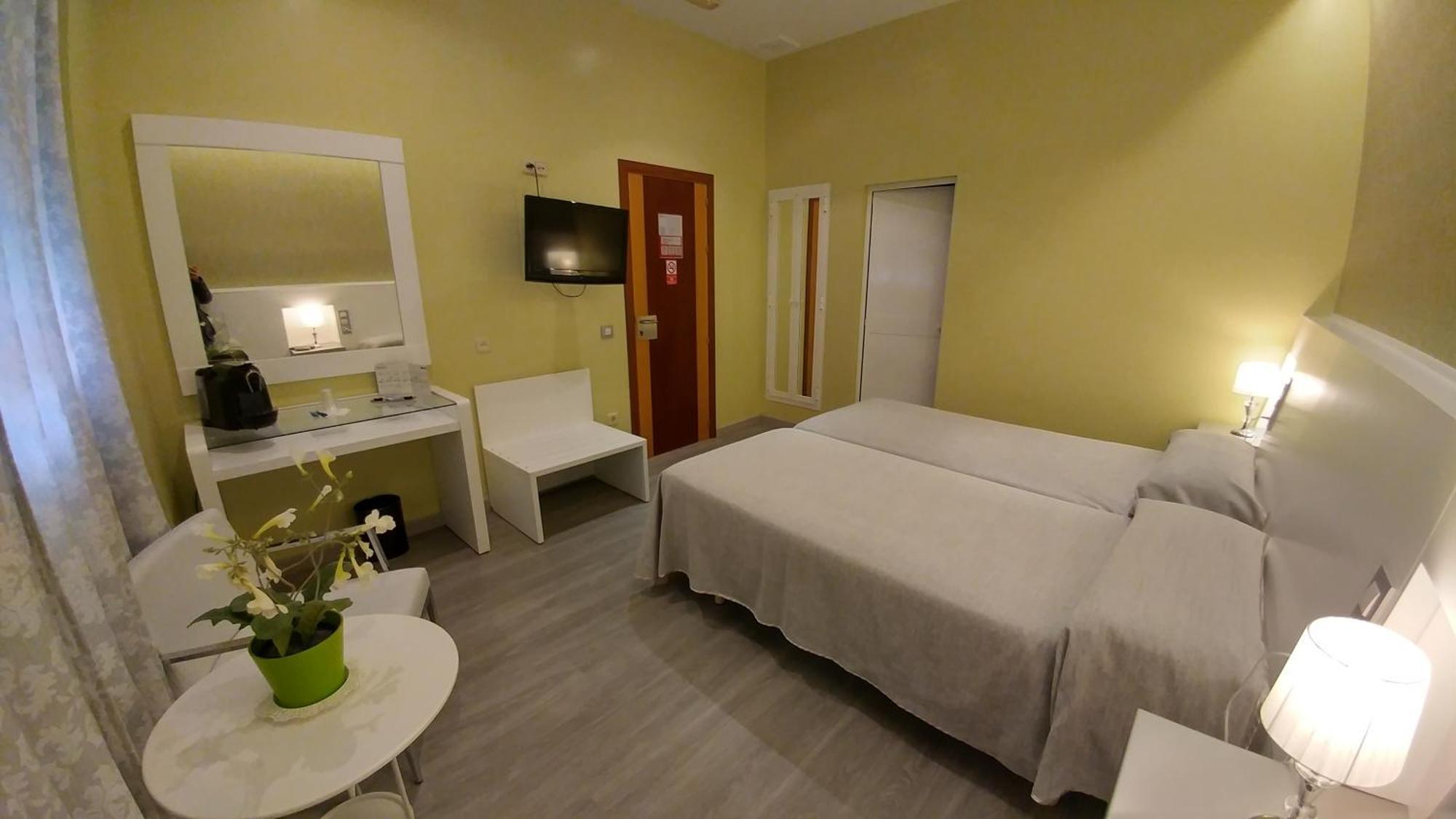 Hostal Paris San Fernando Εξωτερικό φωτογραφία