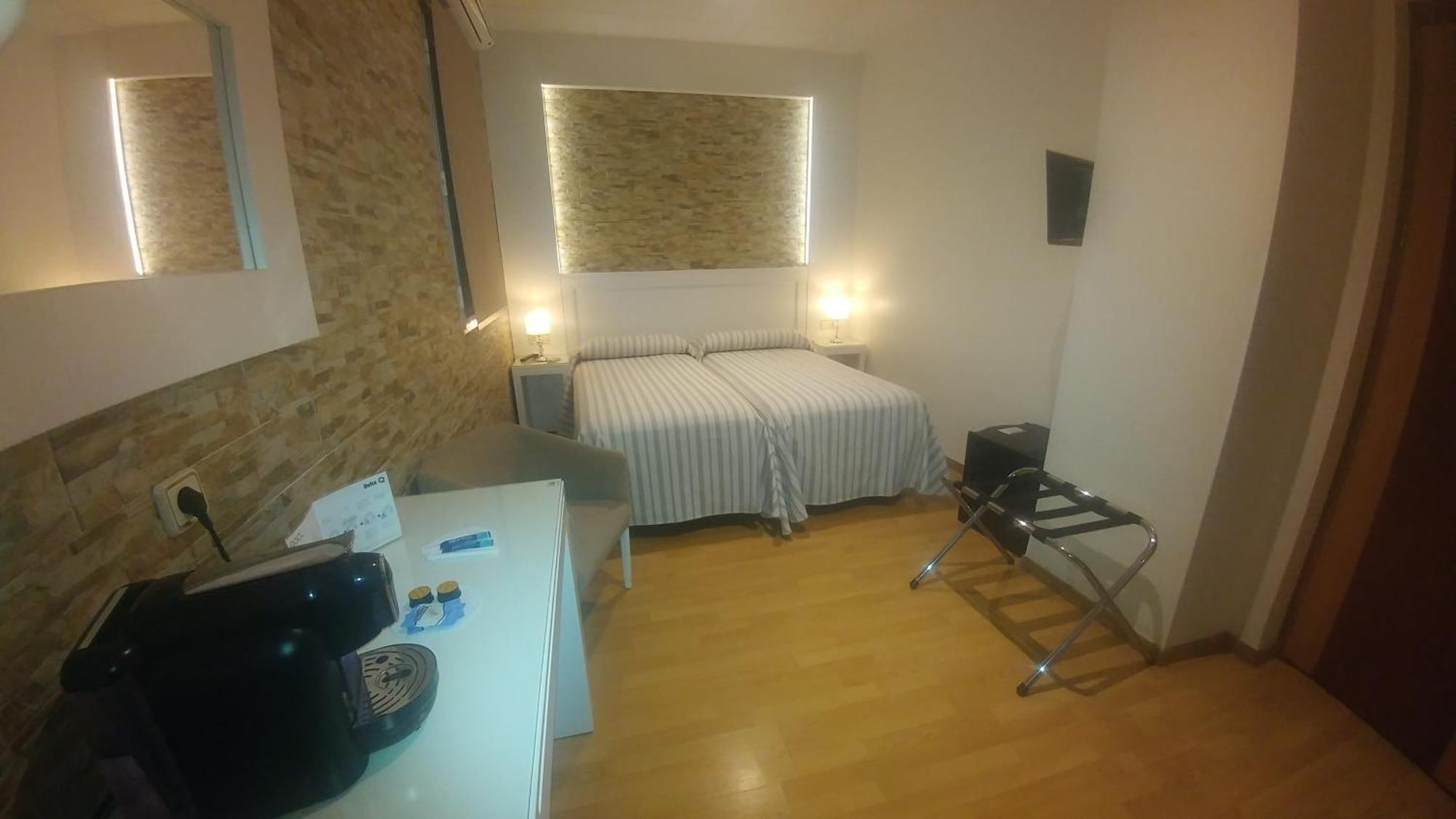 Hostal Paris San Fernando Εξωτερικό φωτογραφία