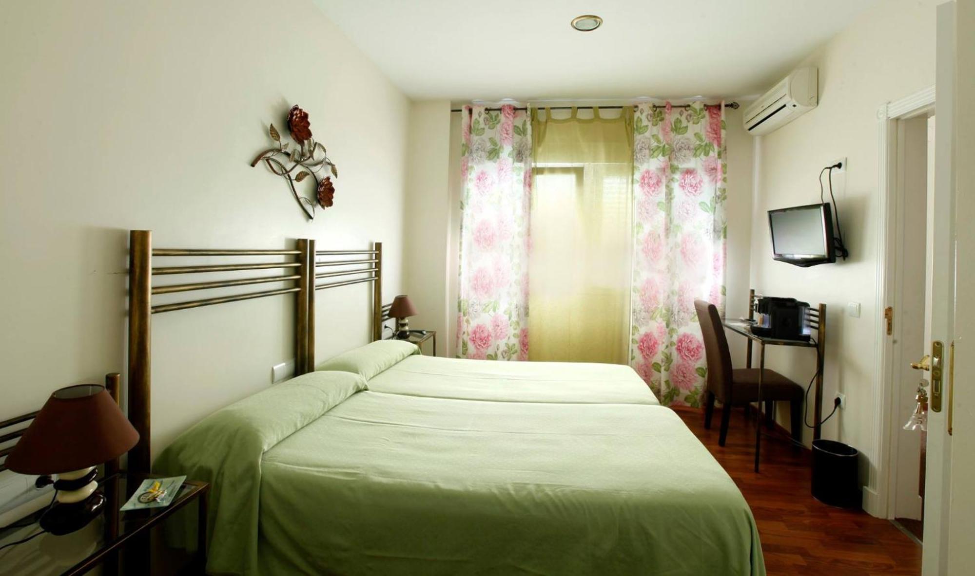 Hostal Paris San Fernando Εξωτερικό φωτογραφία