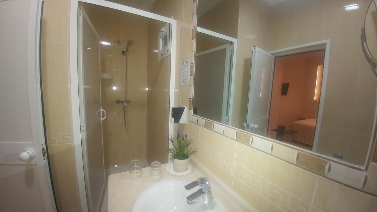 Hostal Paris San Fernando Εξωτερικό φωτογραφία